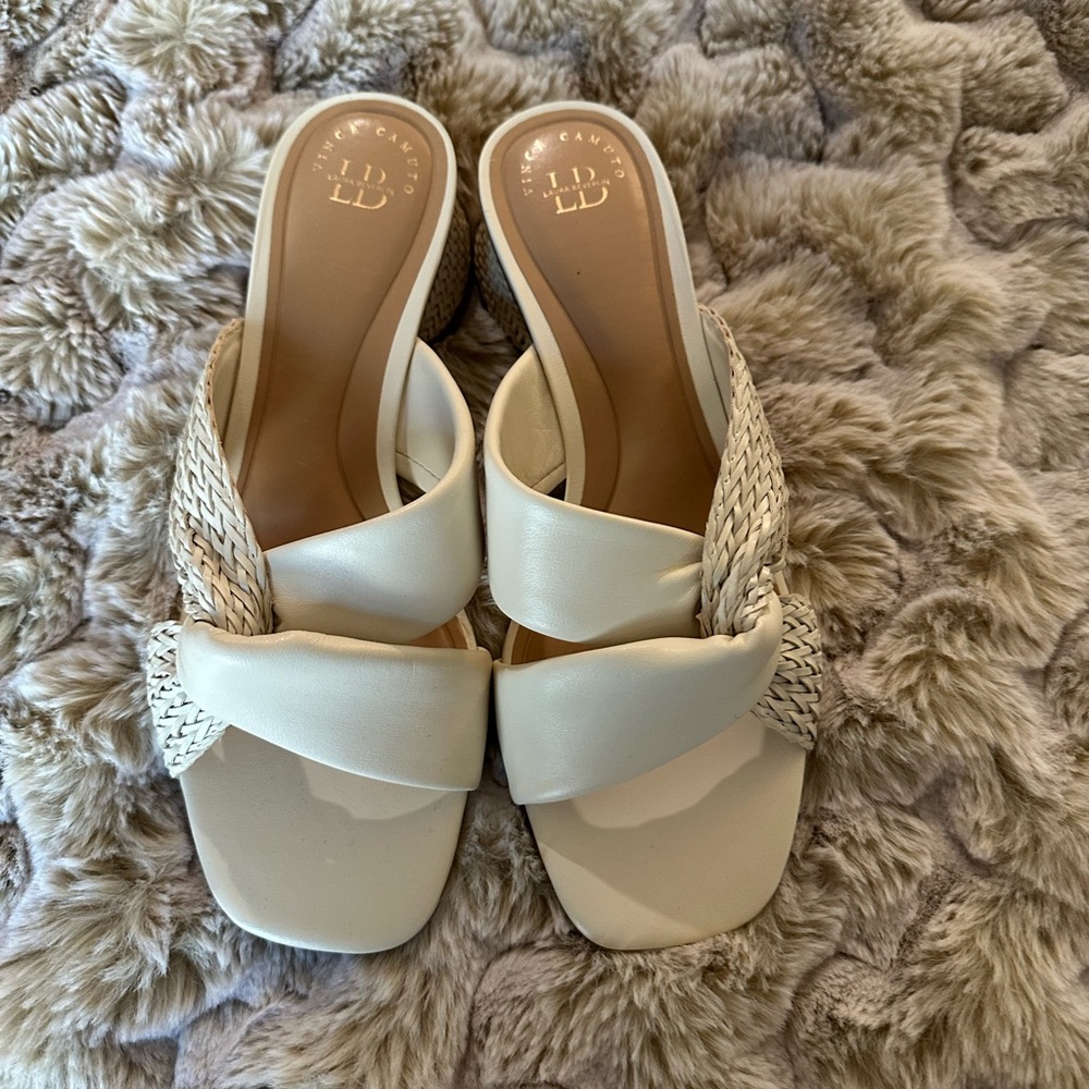 NWOT Vince Camuto sandals